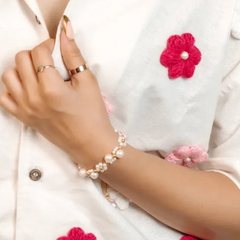 Elegant Daisy Pearl Cluster Bracelet